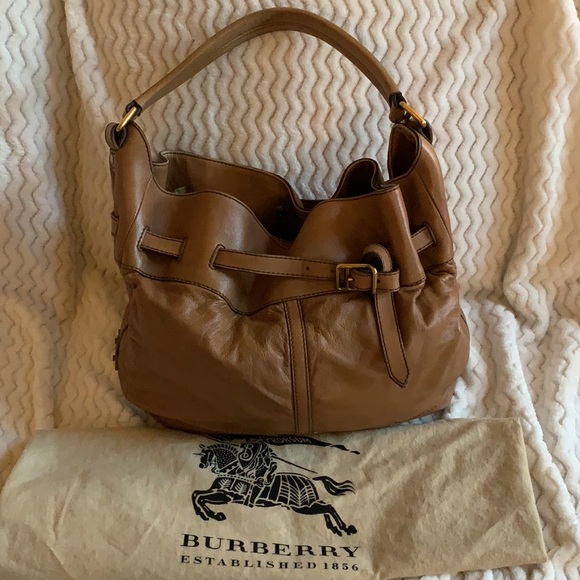 Burberry Handbags - ⚡️🏃🏽‍♀️QUICK SALE ⚡️🏃🏽‍♀️✨🤎HOST PICK🤎 Authentic Burberry Enmore Satchel